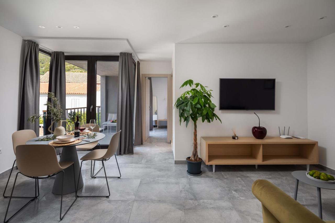 Residence The One - New Komiza Ngoại thất bức ảnh