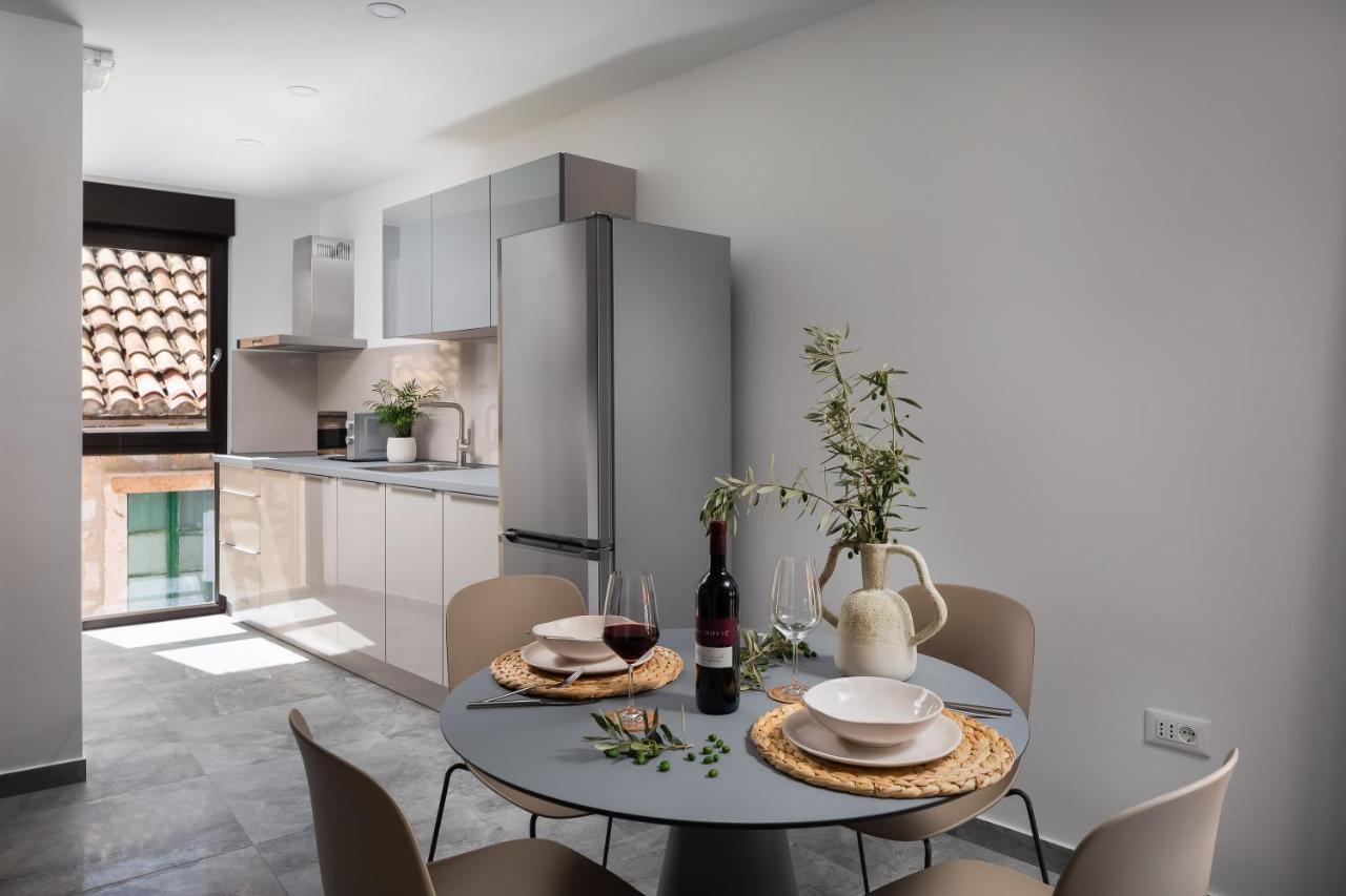 Residence The One - New Komiza Ngoại thất bức ảnh